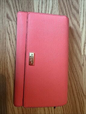 kate spade Coral Textured Continental Wallet with Gold Logo Plate